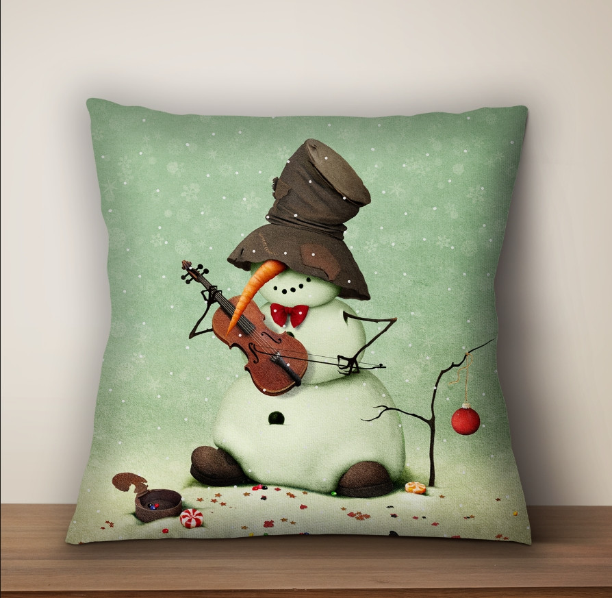 Подушка з новорічним принтом Сніговик зі скрипкою